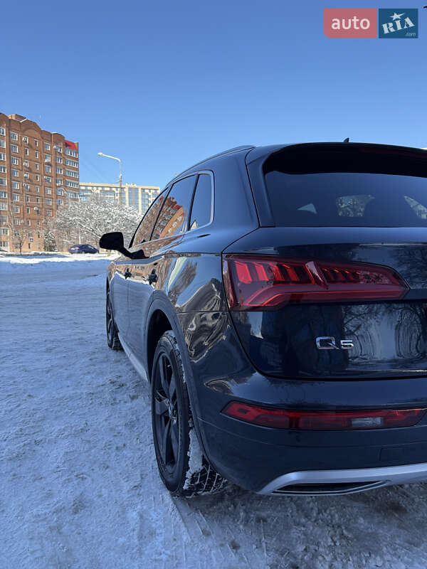 Внедорожник / Кроссовер Audi Q5 2018 в Полтаве