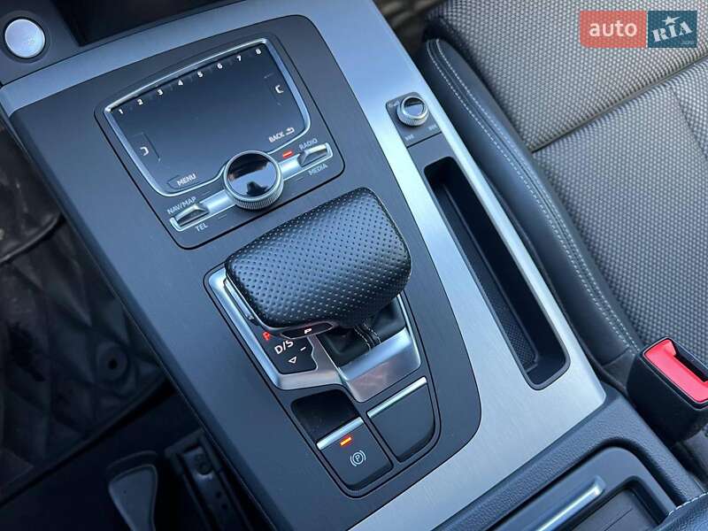 Позашляховик / Кросовер Audi Q5 2017 в Львові фото 30 Позашляховик / Кросовер Audi Q5 2017 в Львові