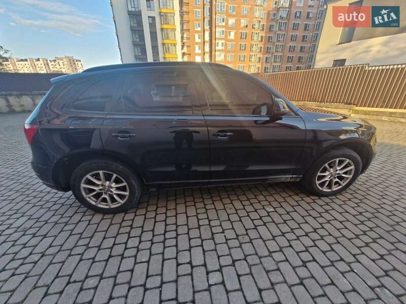 Позашляховик / Кросовер Audi Q5 2011 в Івано-Франківську