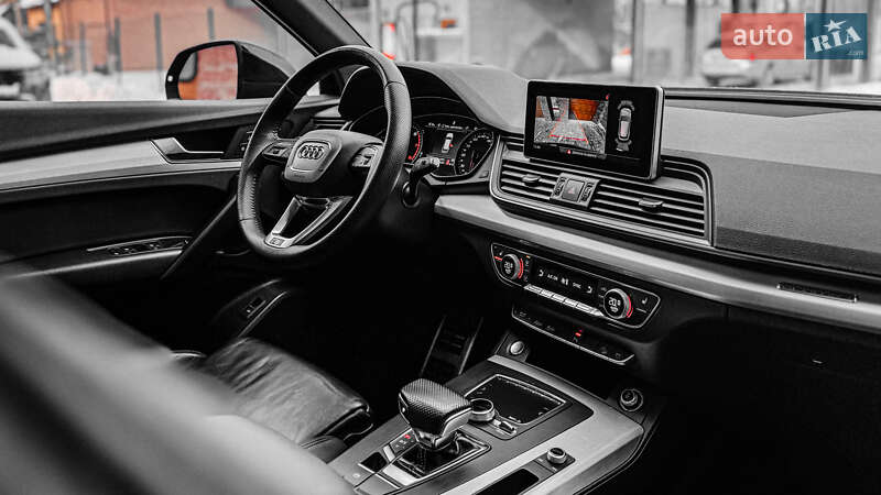 Позашляховик / Кросовер Audi Q5 2018 в Рівному