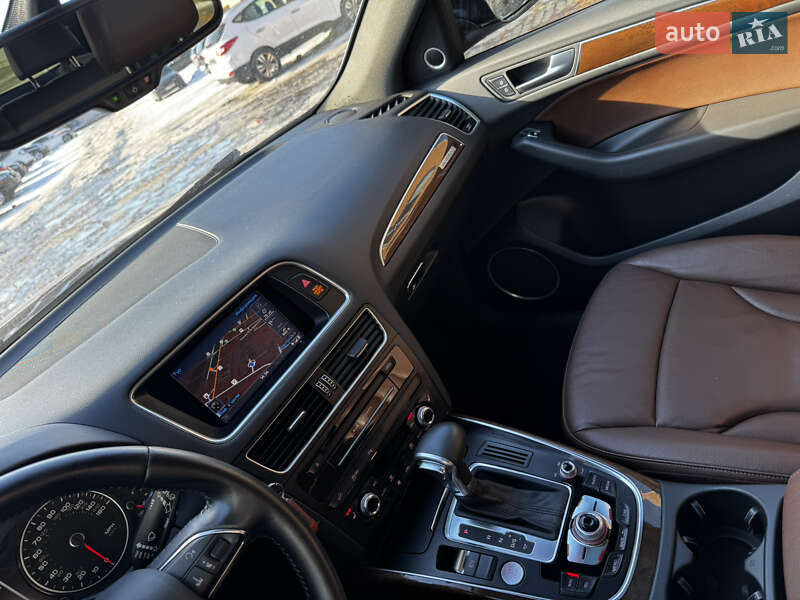 Позашляховик / Кросовер Audi Q5 2015 в Луцьку