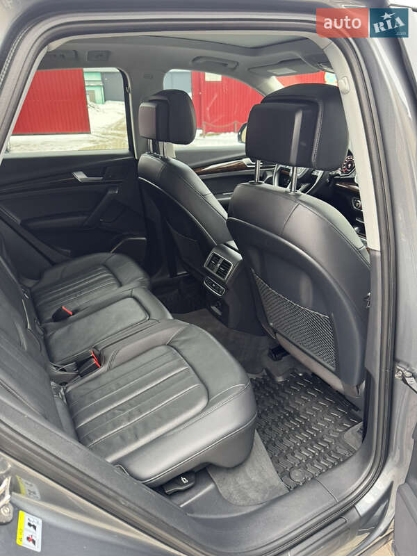 Внедорожник / Кроссовер Audi Q5 2018 в Владимире фото 83 Внедорожник / Кроссовер Audi Q5 2018 в Владимире