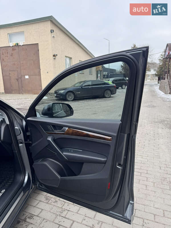 Внедорожник / Кроссовер Audi Q5 2018 в Владимире фото 86 Внедорожник / Кроссовер Audi Q5 2018 в Владимире