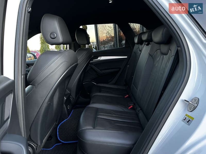 Позашляховик / Кросовер Audi Q5 2017 в Львові