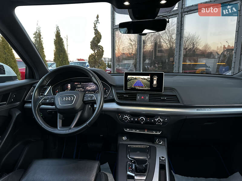 Позашляховик / Кросовер Audi Q5 2017 в Львові