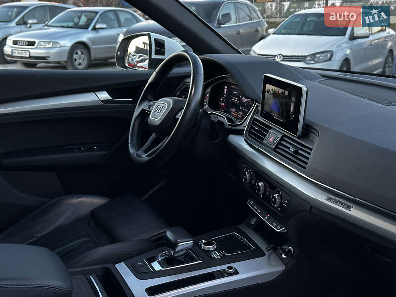 Позашляховик / Кросовер Audi Q5 2017 в Львові