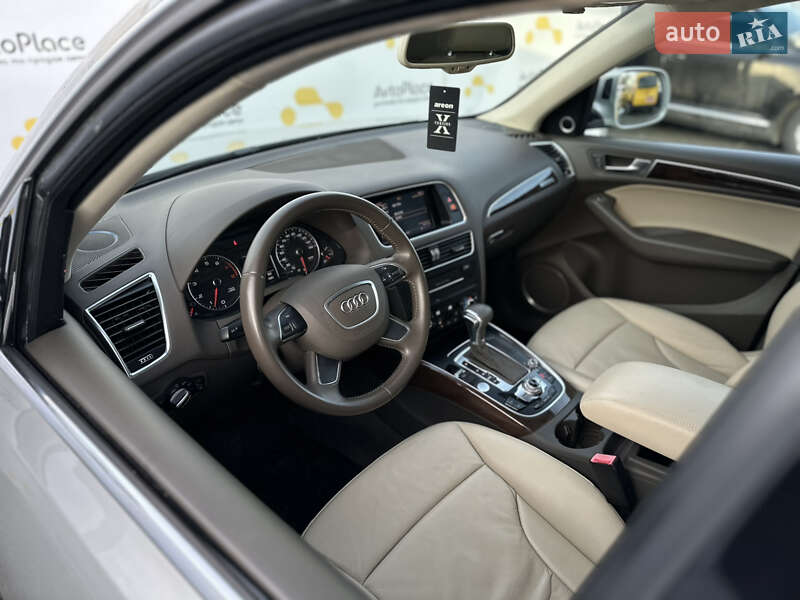 Позашляховик / Кросовер Audi Q5 2015 в Луцьку