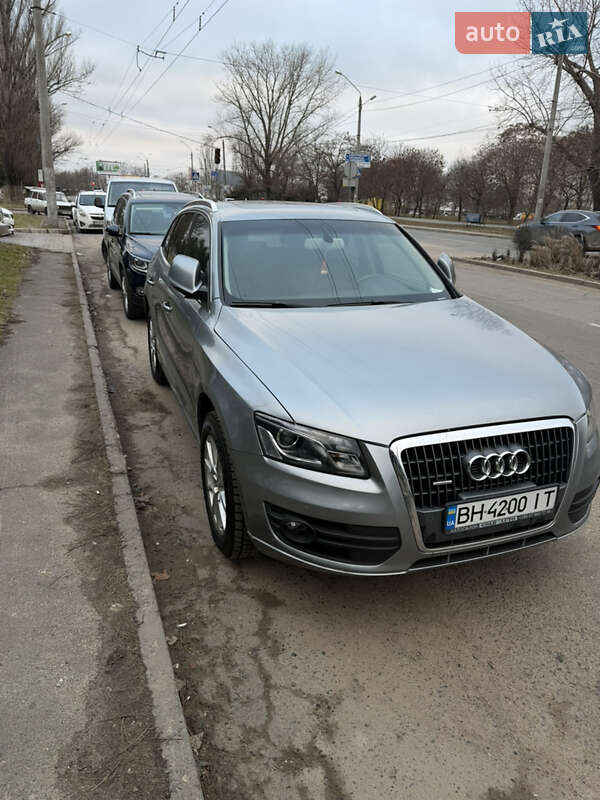 Внедорожник / Кроссовер Audi Q5 2010 в Одессе