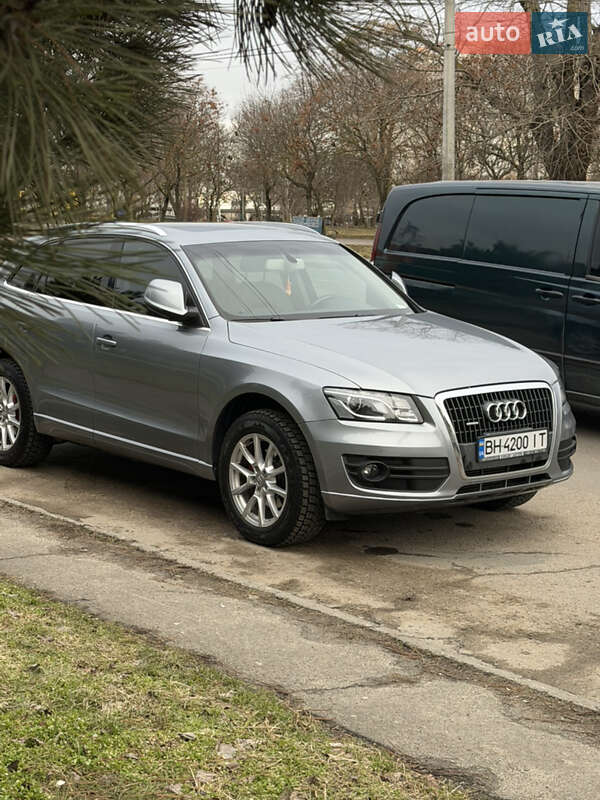 Внедорожник / Кроссовер Audi Q5 2010 в Одессе