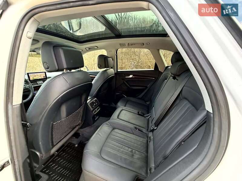 Позашляховик / Кросовер Audi Q5 2020 в Луцьку