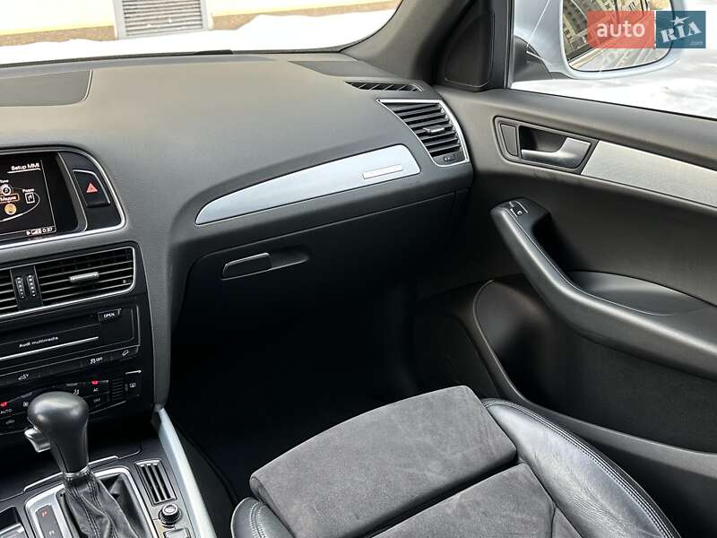 Внедорожник / Кроссовер Audi Q5 2011 в Харькове