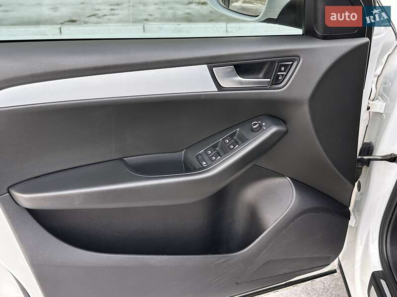 Внедорожник / Кроссовер Audi Q5 2011 в Харькове