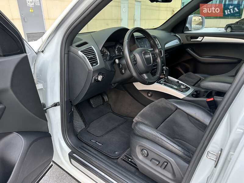 Внедорожник / Кроссовер Audi Q5 2011 в Харькове
