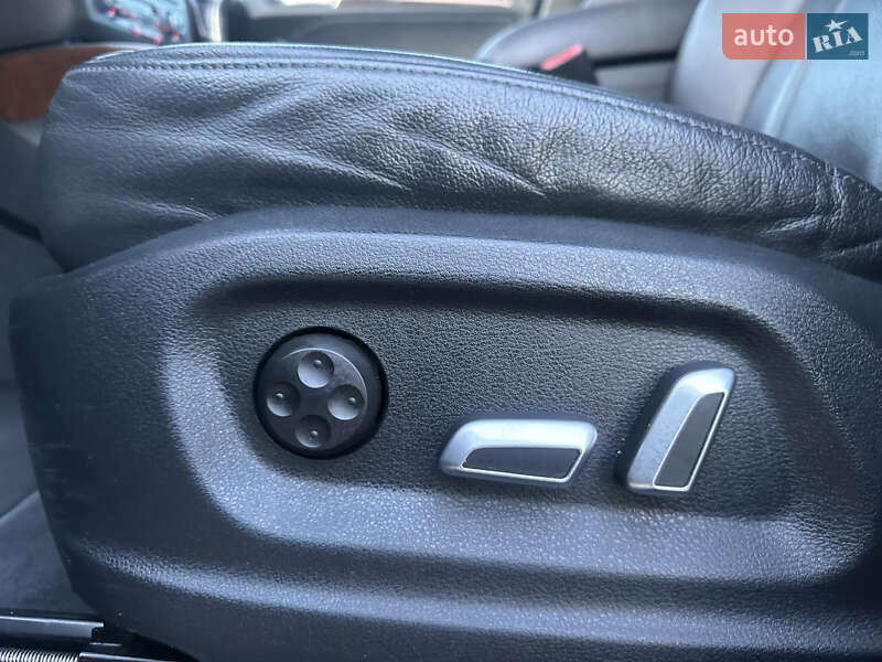 Внедорожник / Кроссовер Audi Q5 2015 в Дрогобыче