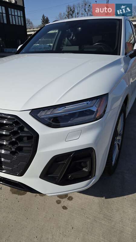 Позашляховик / Кросовер Audi Q5 2021 в Києві