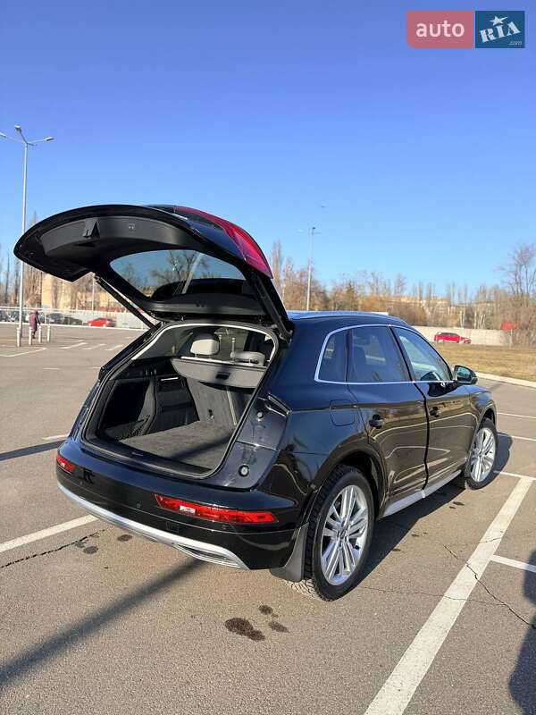 Позашляховик / Кросовер Audi Q5 2019 в Кривому Розі