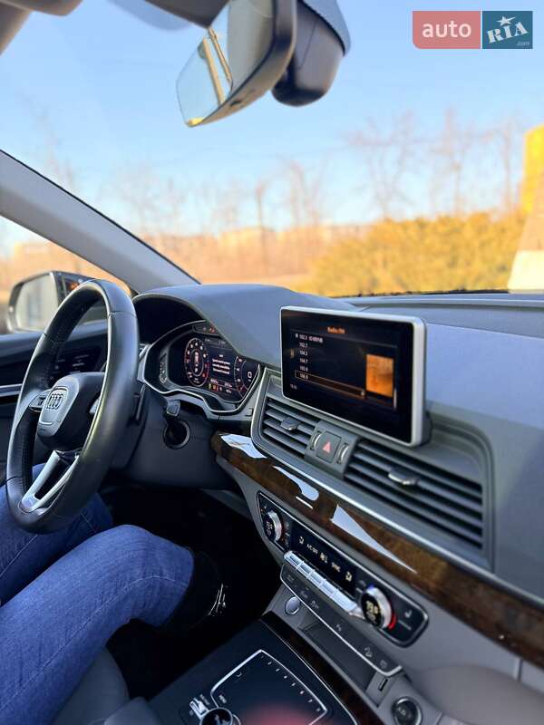 Позашляховик / Кросовер Audi Q5 2019 в Кривому Розі