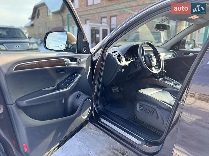 Внедорожник / Кроссовер Audi Q5 2011 в Нижней Апше
