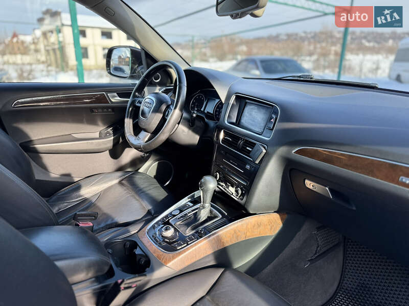 Внедорожник / Кроссовер Audi Q5 2011 в Нижней Апше