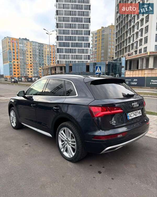 Позашляховик / Кросовер Audi Q5 2017 в Львові