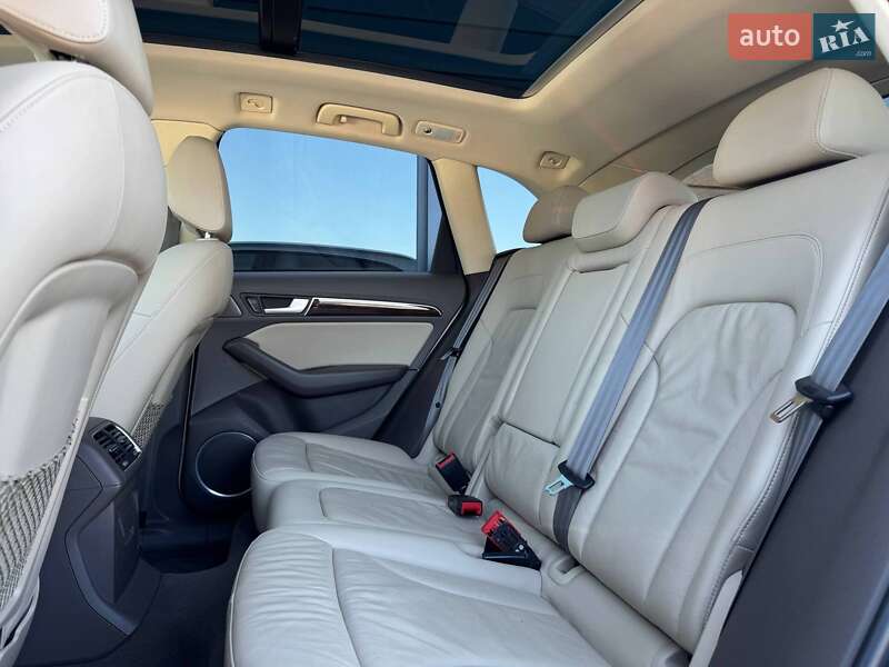 Внедорожник / Кроссовер Audi Q5 2015 в Ровно