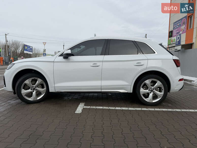 Внедорожник / Кроссовер Audi Q5 2021 в Киеве