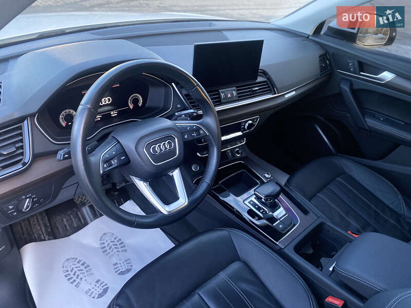 Внедорожник / Кроссовер Audi Q5 2021 в Луцке