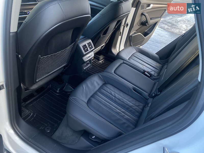 Внедорожник / Кроссовер Audi Q5 2021 в Луцке