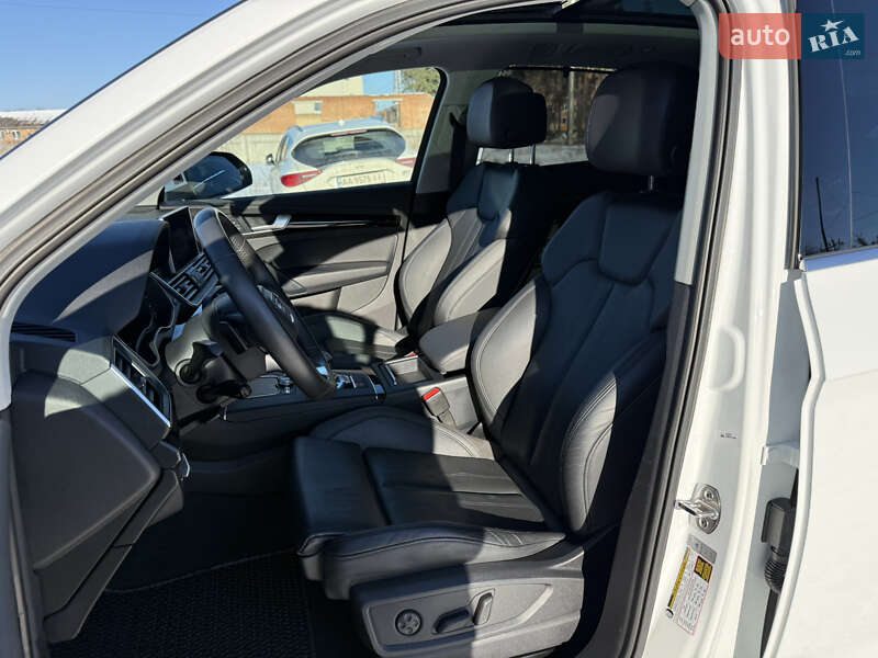 Позашляховик / Кросовер Audi Q5 2018 в Києві фото 24 Позашляховик / Кросовер Audi Q5 2018 в Києві