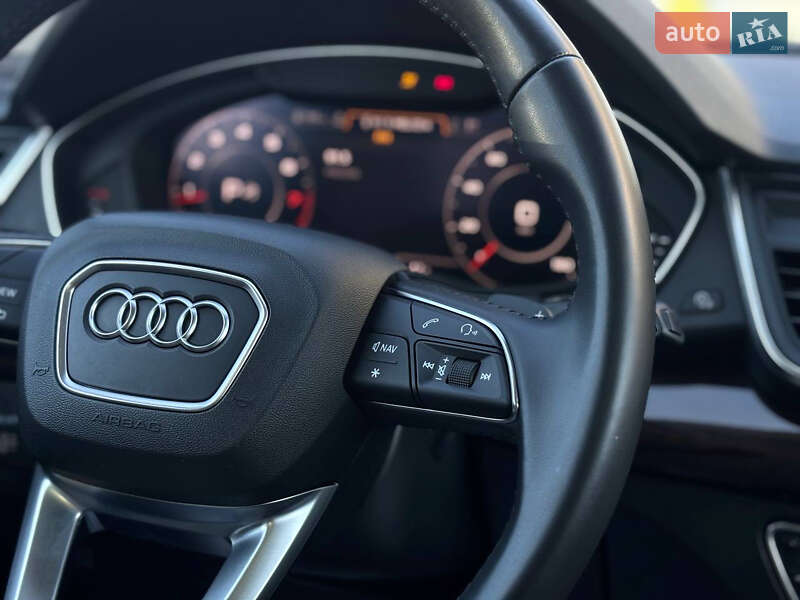 Позашляховик / Кросовер Audi Q5 2018 в Львові