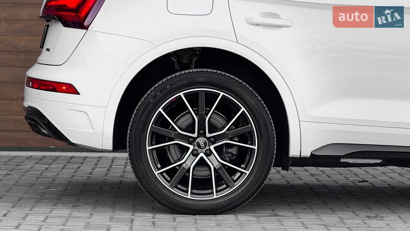 Позашляховик / Кросовер Audi Q5 2022 в Рівному