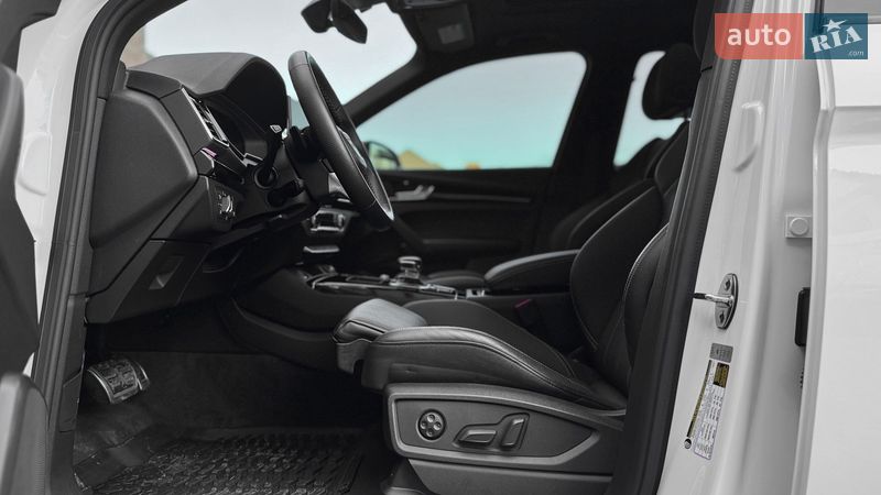 Позашляховик / Кросовер Audi Q5 2022 в Рівному