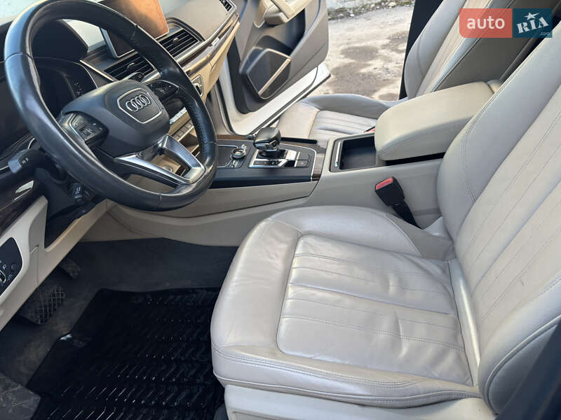 Позашляховик / Кросовер Audi Q5 2018 в Стрию