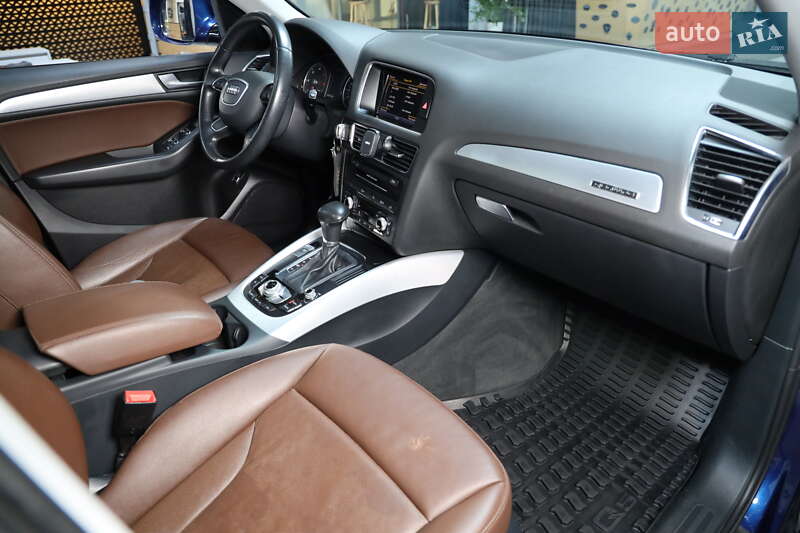 Позашляховик / Кросовер Audi Q5 2016 в Луцьку