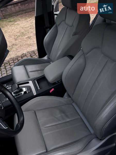 Позашляховик / Кросовер Audi Q5 2018 в Львові