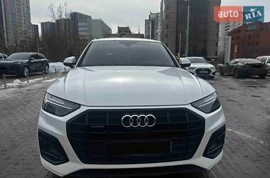 Внедорожник / Кроссовер Audi Q5 2021 в Киеве