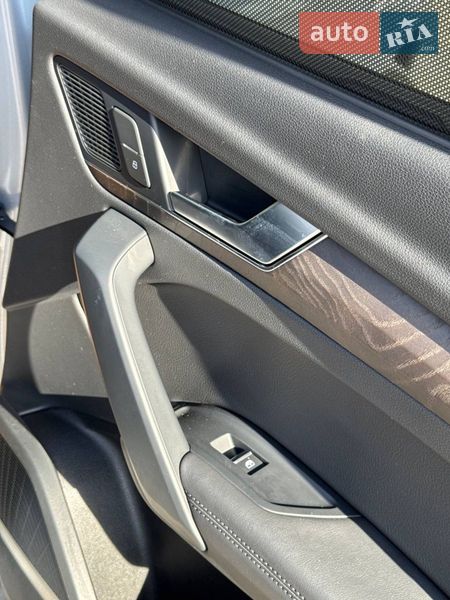 Внедорожник / Кроссовер Audi Q5 2018 в Стрые