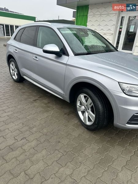 Внедорожник / Кроссовер Audi Q5 2018 в Владимире