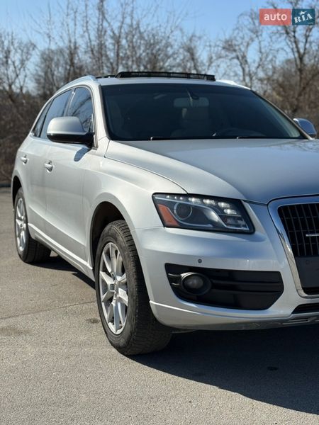Позашляховик / Кросовер Audi Q5 2011 в Чернівцях