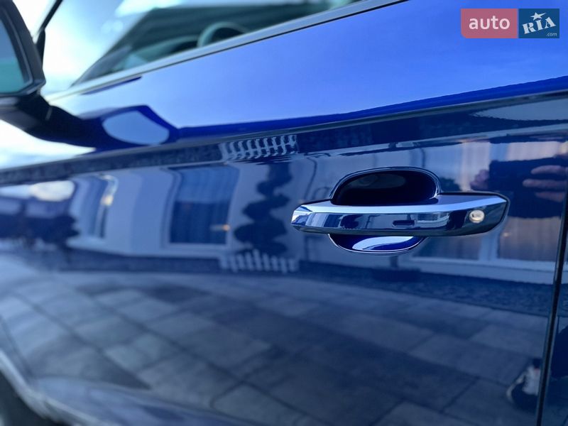 Внедорожник / Кроссовер Audi Q5 2017 в Нововолынске