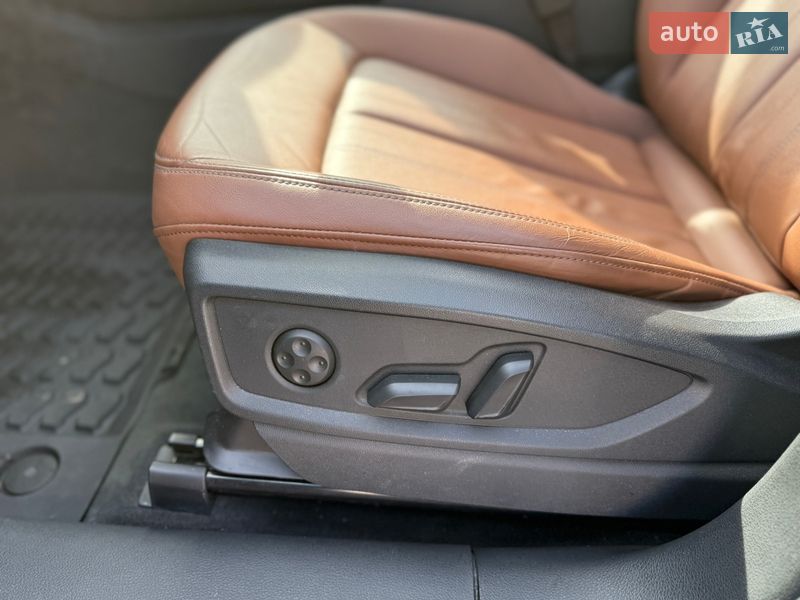 Позашляховик / Кросовер Audi Q5 2017 в Стрию