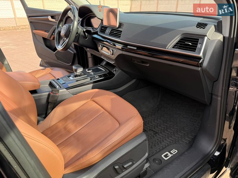 Позашляховик / Кросовер Audi Q5 2017 в Стрию