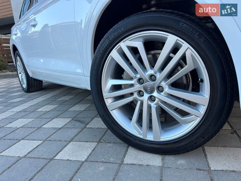 Позашляховик / Кросовер Audi Q5 2018 в Стрию