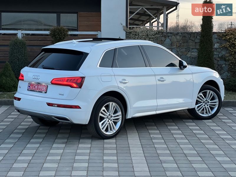 Позашляховик / Кросовер Audi Q5 2018 в Стрию