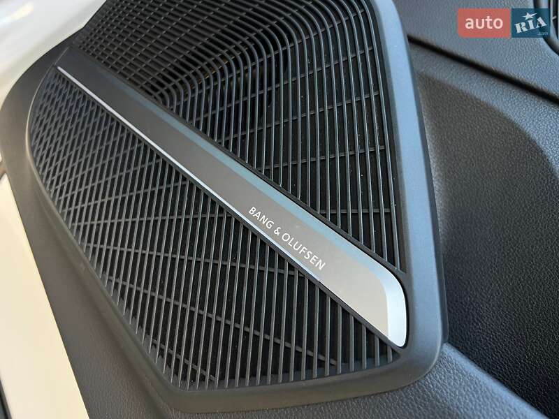 Позашляховик / Кросовер Audi Q5 2018 в Стрию