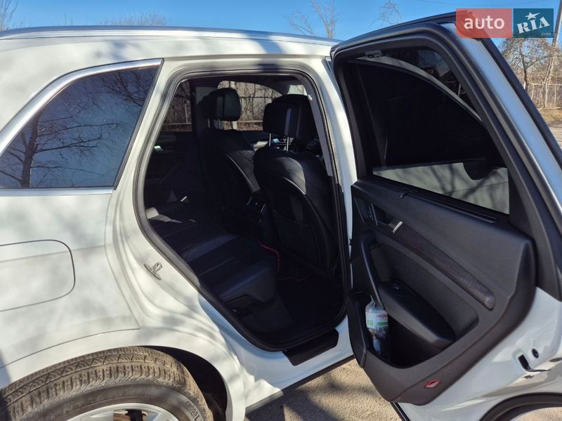 Позашляховик / Кросовер Audi Q5 2018 в Полтаві