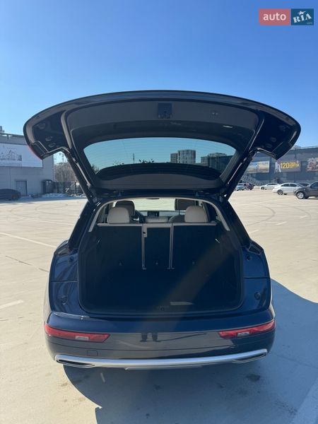 Внедорожник / Кроссовер Audi Q5 2019 в Киеве