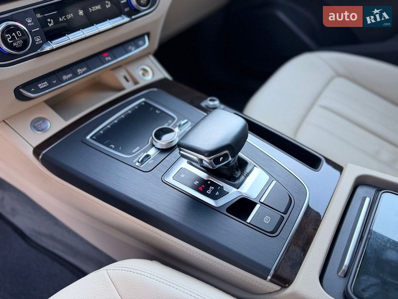 Позашляховик / Кросовер Audi Q5 2019 в Києві