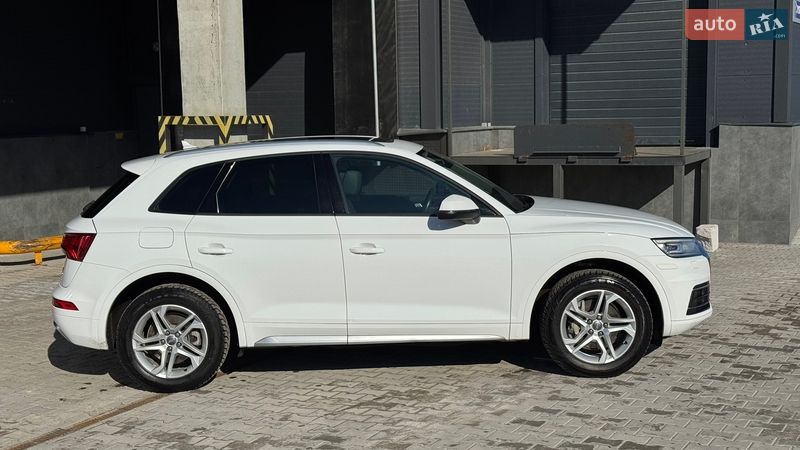 Позашляховик / Кросовер Audi Q5 2017 в Івано-Франківську