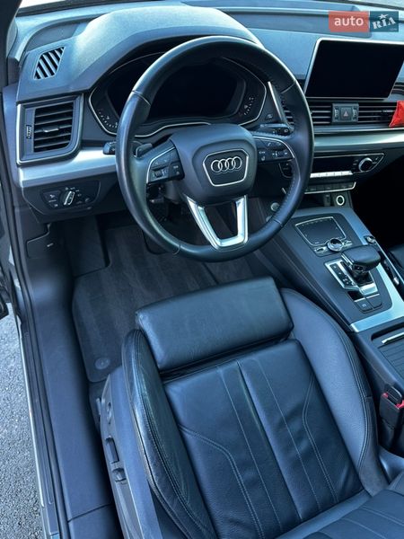 Позашляховик / Кросовер Audi Q5 2020 в Рівному